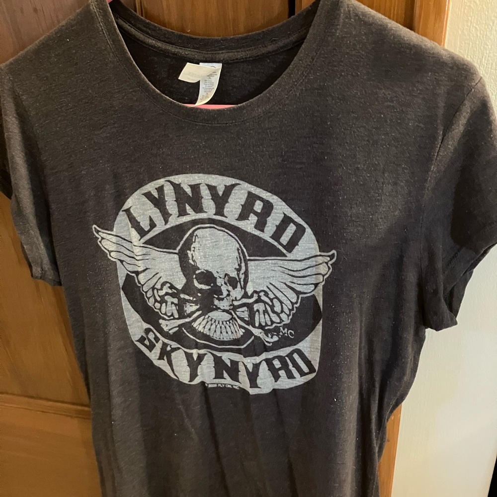 Women’s Lynyrd Skynyrd shirt